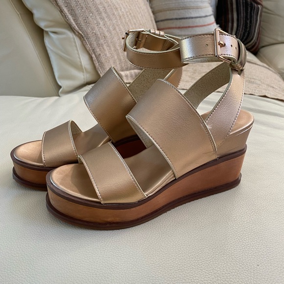 Free People Rose Gold Wedge Shoes - Picture 1 of 4